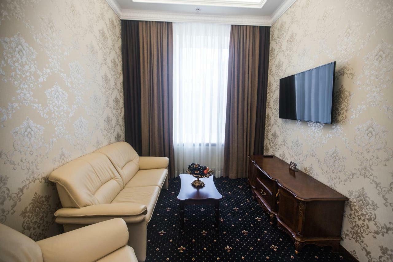 Готель Петрівський Kropivnickij Kültér fotó